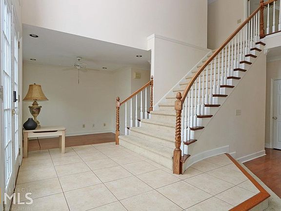 4th image of 2342 Oakwood Way SE