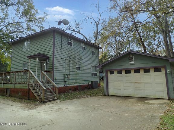4th image of 19 Beverly Dr