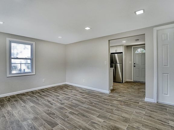 4th image of 57 E Halley Ln