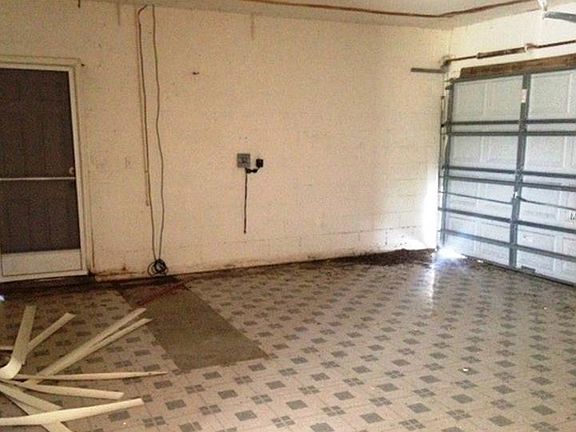 5th image of 15940 Autumn Glen Ave
