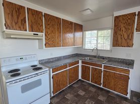 327 N Lincoln Ave, Manteca, CA