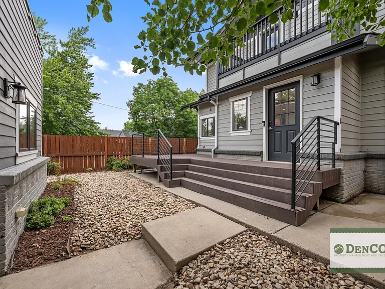 1401 S Clarkson St — Photo 34