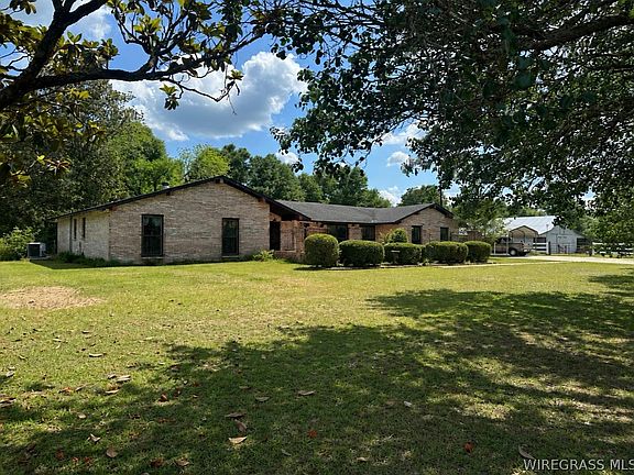 4th image of 3038 Logan Rd