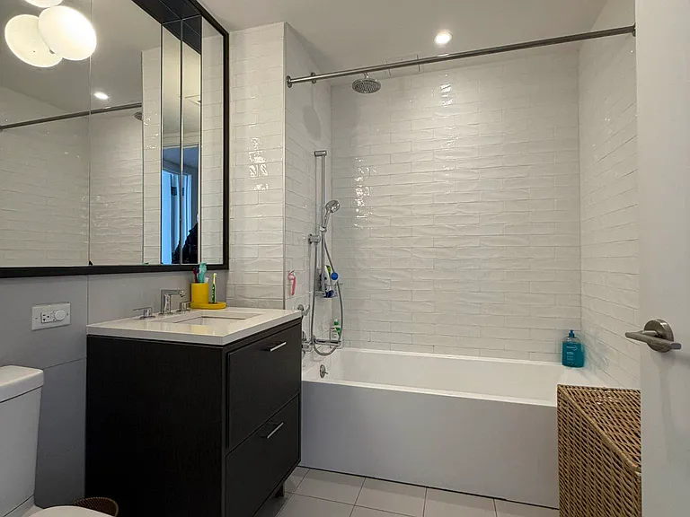 1040 Dean St #212 — Photo 8