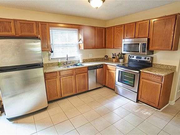 3rd image of 5801 Western Hills Dr