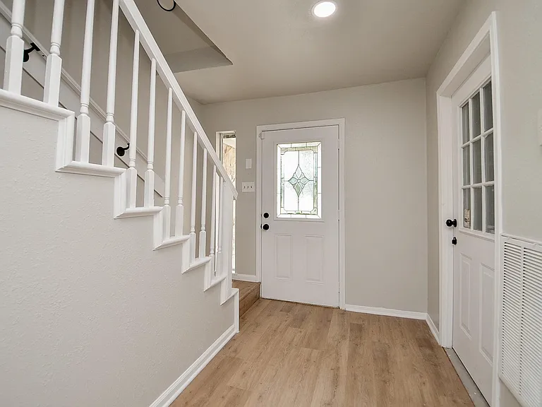 9903 Bromel Station St — Photo 5