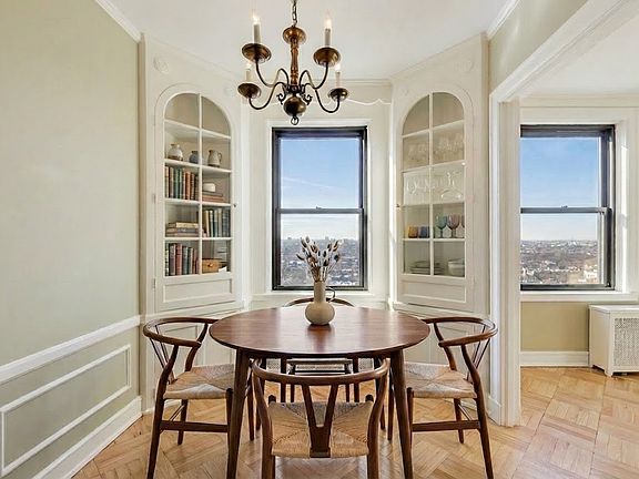 5th image of 2000 N Lincoln Park W #1404