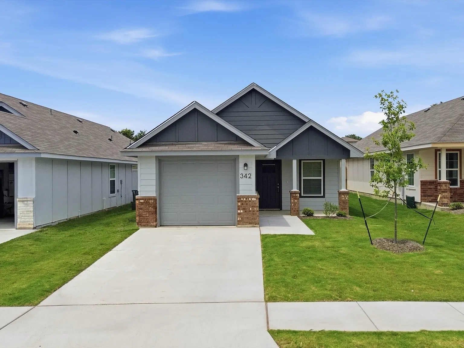 3 bed, 1120 sqft, $1,950 — Photo 1