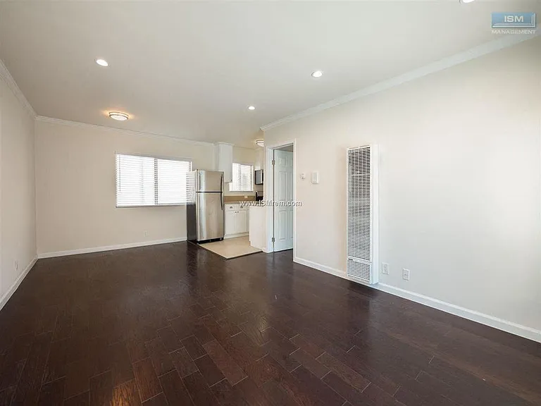 1222 W 39th St — Photo 14