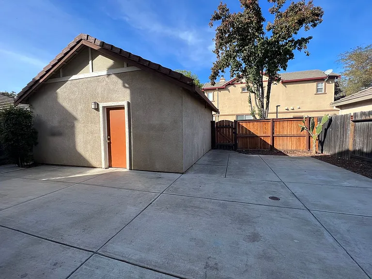 3237 Hudson Dr — Photo 25