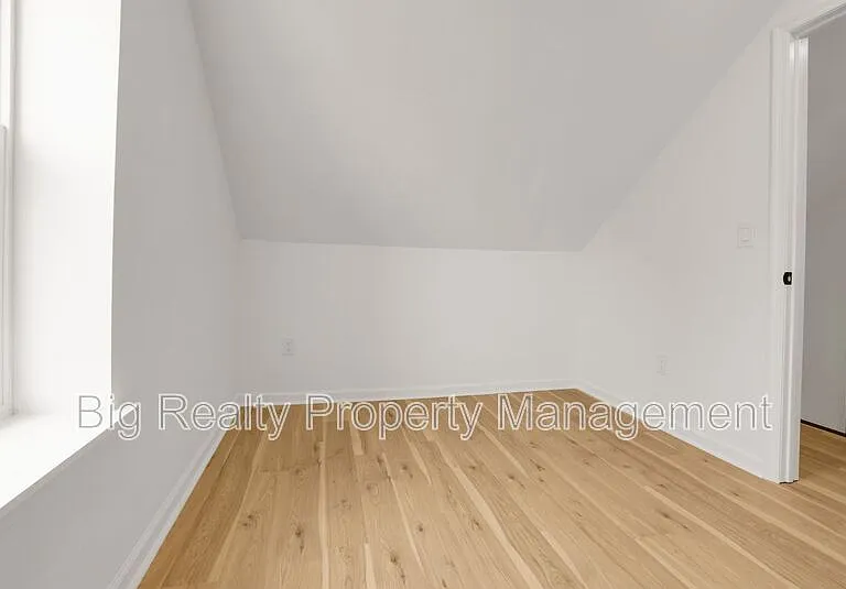 228 Bridge St #2 — Photo 18