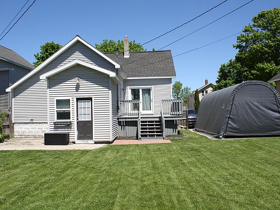 3rd image of 614 W Lake St