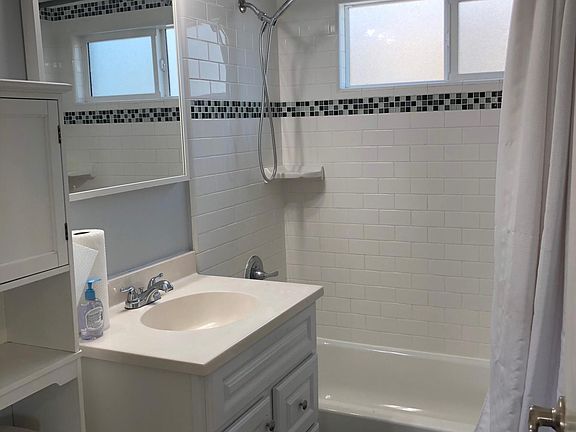 4th image of 505 Richford Ave