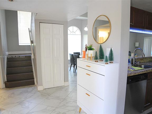 4th image of 12201 Glenmoor Dr #12201