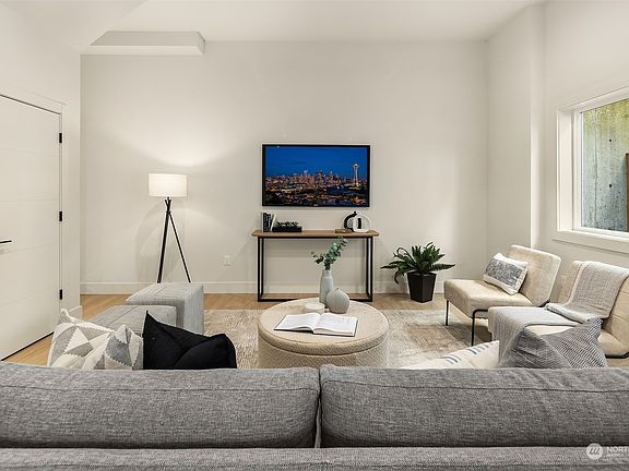 4th image of 2215 W Bertona Street #B
