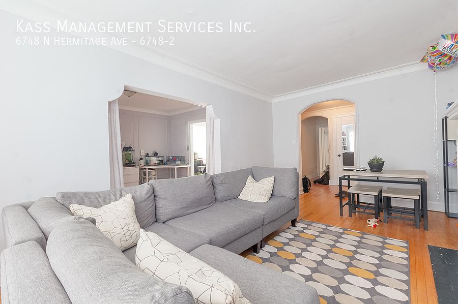1st image of 6748 N Hermitage Ave #2