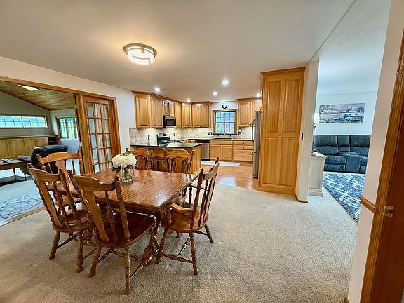 5th image of 715 W Crest Ln