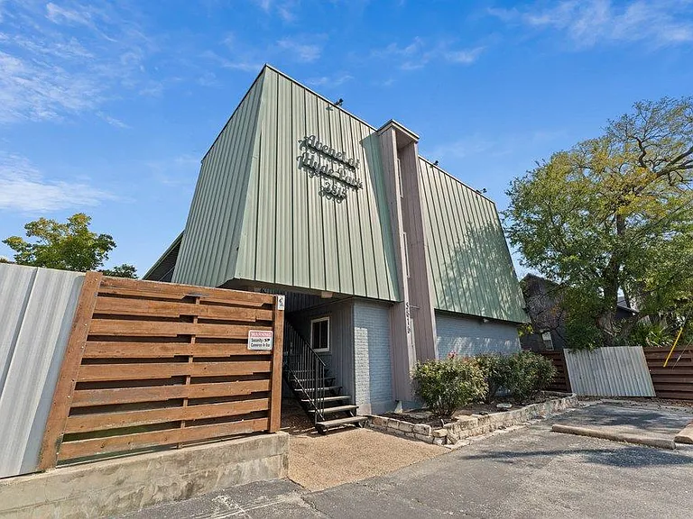 3815 Guadalupe St #303 — Photo 3