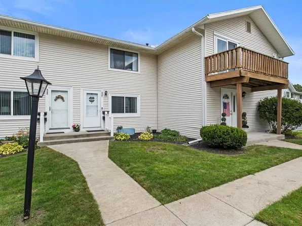 527 Eastbrooke Ln, Rochester, NY 14618