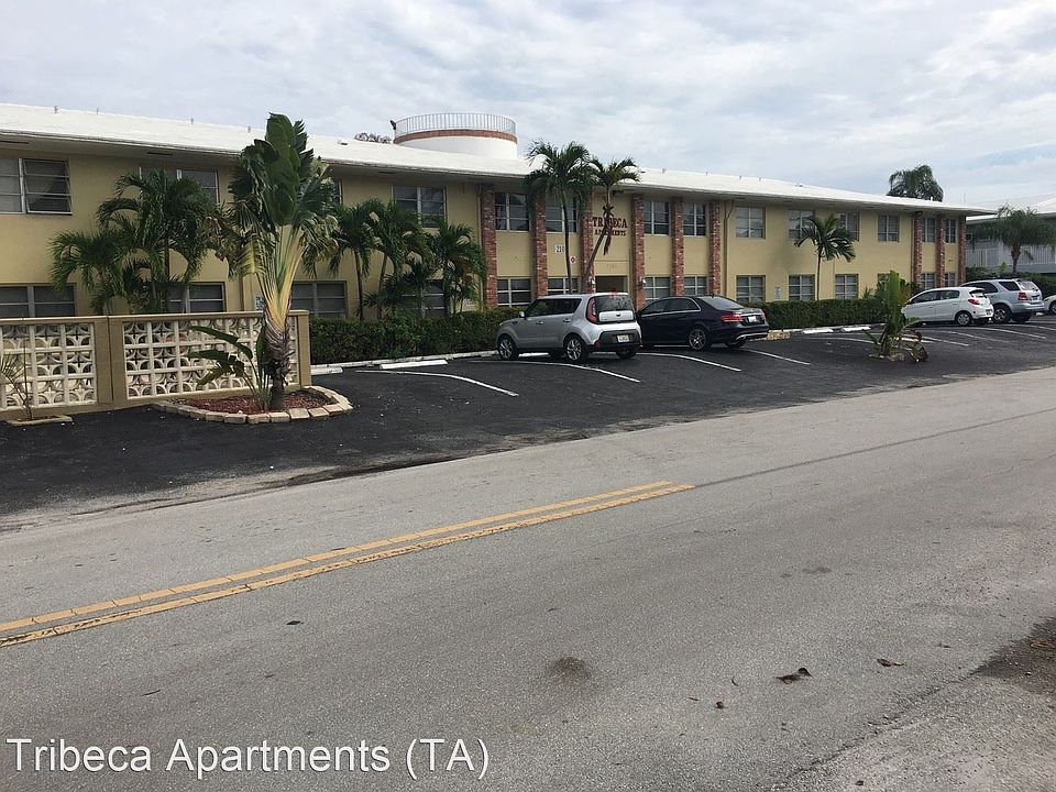 2nd image of 2101 NE 51st St APT 14