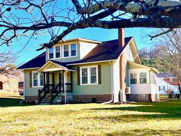 540 Jeffersonville St, Tazewell, VA 24651