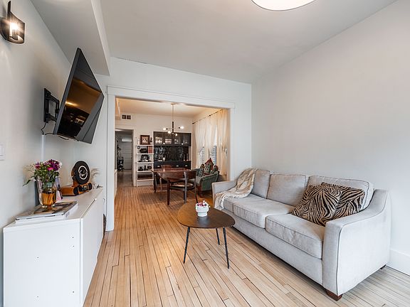 5th image of 2644 N Hamlin Ave #1