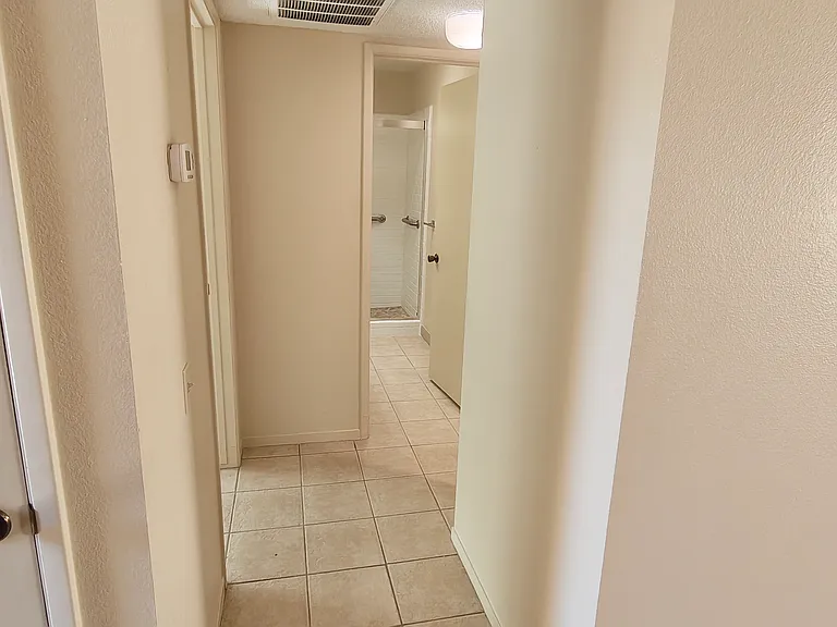 613 Edgebrook Ct — Photo 6