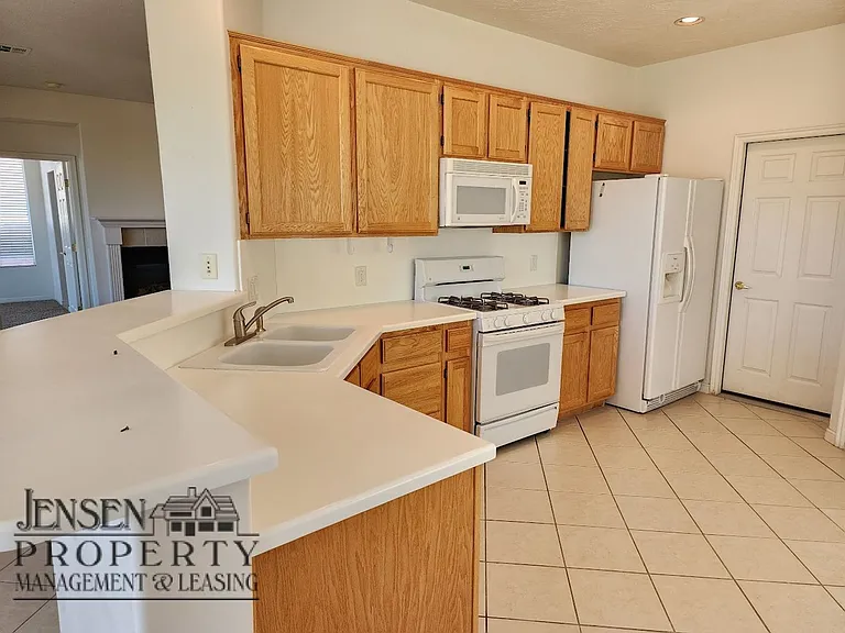 4494 Secret Springs Dr — Photo 4