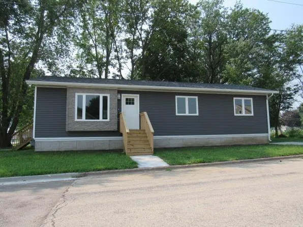 303 W 6th St, Monticello, IA 52310