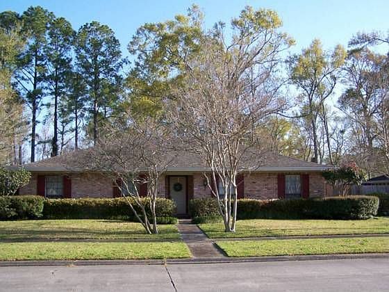 1st image of 297 Woodway Dr