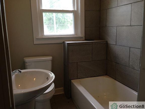 3rd image of 605 N Beville Ave