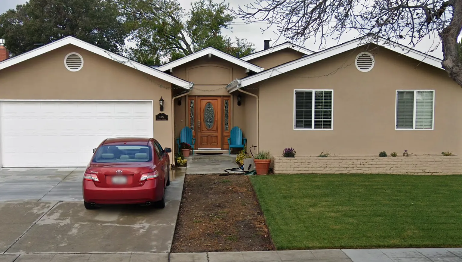 Gorgeous 4-bedroom, 2.5-bathroom home located in the Noddin Area. Available Now! — Photo 1