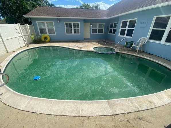 1739 W 7th St, Freeport, TX 77541
