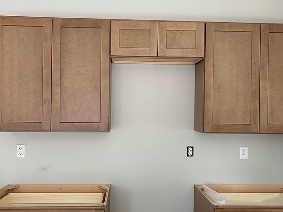 4th image of 2403 County Road 91