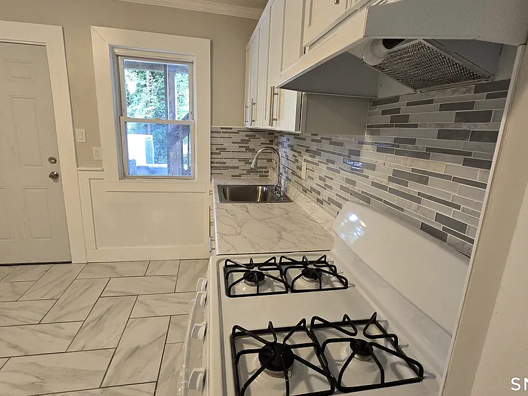 1514 Pembroke St #1L — Photo 28