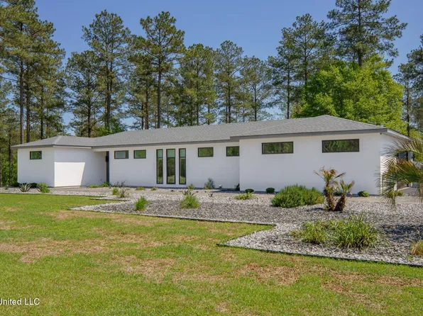 227 Jo Ann Dr, Sumrall, MS 39482