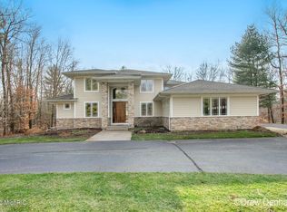 8600 Laurel Ridge Dr SE, Alto, MI 49302