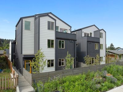 5043 25th Avenue SW #B, Seattle, WA, 98106