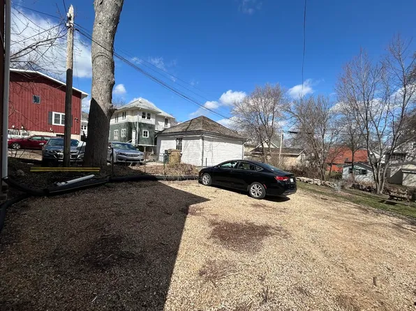 1154 Emerald St APT 2, Madison, WI 53715