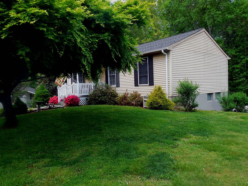 2nd image of 6075 Gail Ln