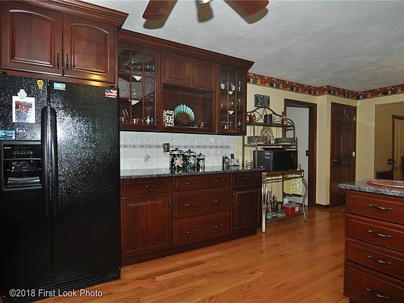4th image of 91 Wisteria Dr
