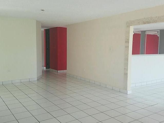 2nd image of J16 Calle Juno