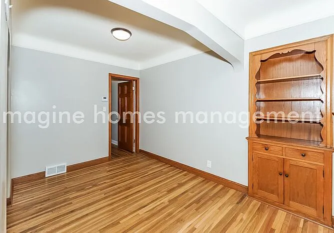 5925 Chicago Ave — Photo 5