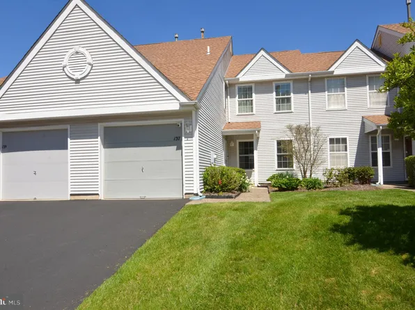 137 Birch Hollow Dr, Bordentown, NJ 08505