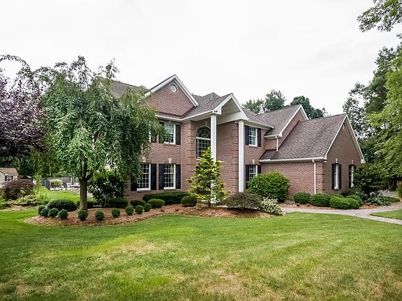 4th image of 2293 Clover Hill Ln