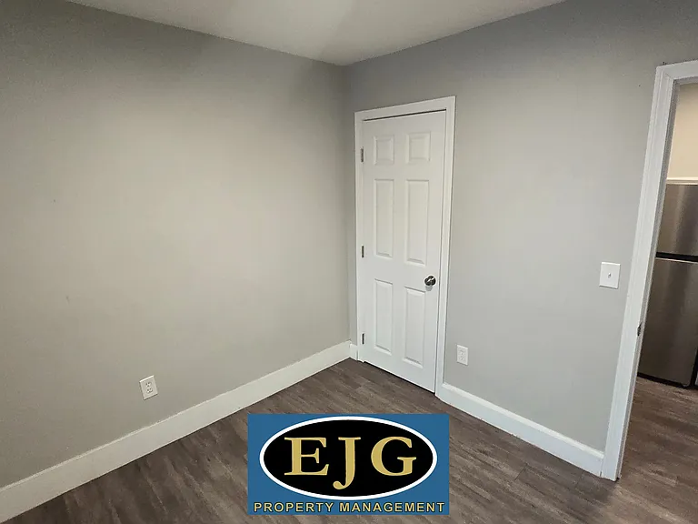 389 Lake Ave #9 — Photo 14