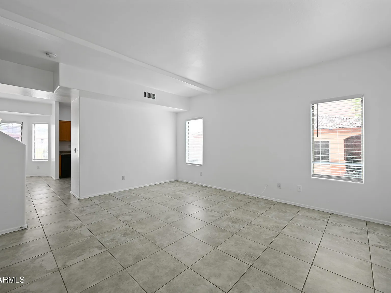 4 bed, 2.5 bath, 1776 sqft, $2,100 — Photo 2