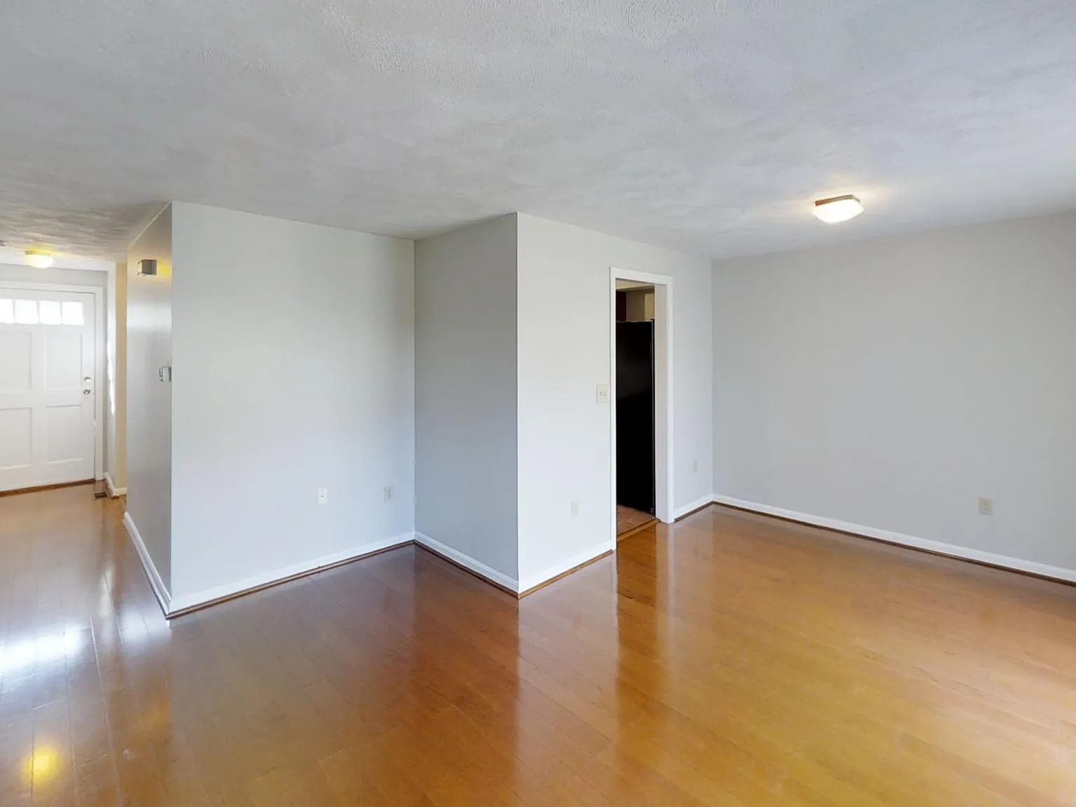 2 bed, 2.5 bath, 1274 sqft, $2,900 — Photo 4