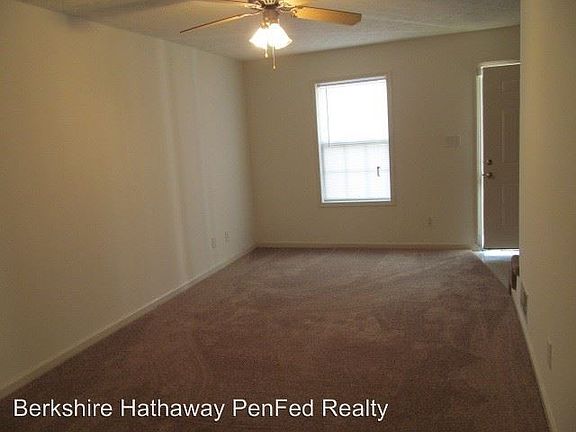 3rd image of 809 Oak Arbor Ct APT 3