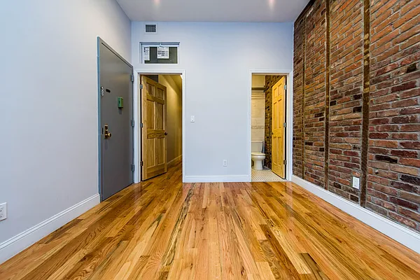 Rented by Nooklyn NYC LLC | media 34